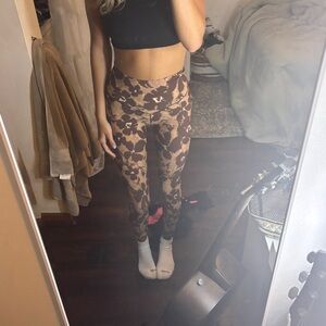 Aries leggings brown floral pattern